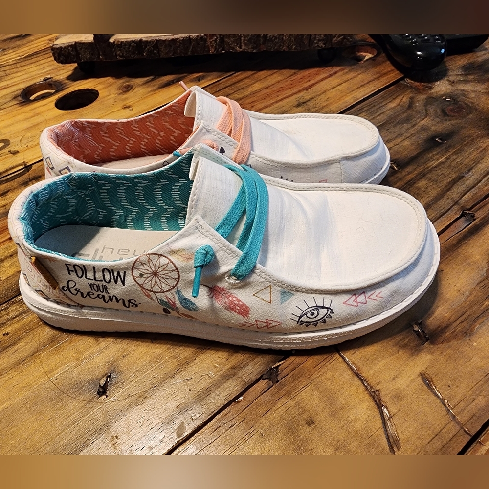 Hey Dude - size 7